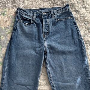 OLD NAVY EXTRA HIGH-RISE SKY-HI STRAIGHT JEANS-Size 6